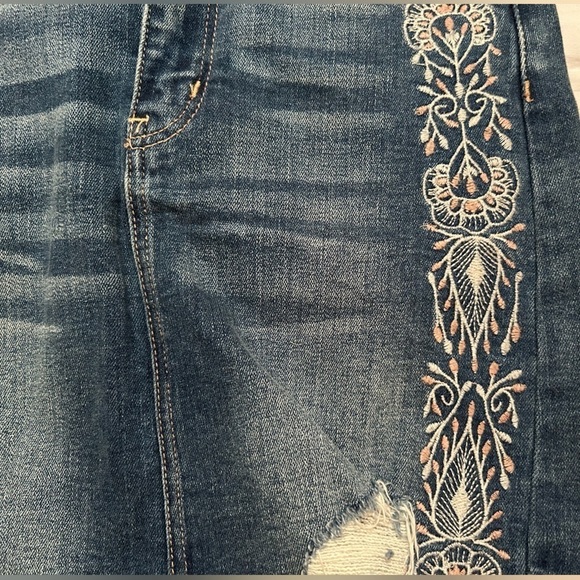 American Eagle Super Hi-Rise Mini Jean Skirt Stretch Embroidered Distressed SZ 0 - Picture 3 of 13